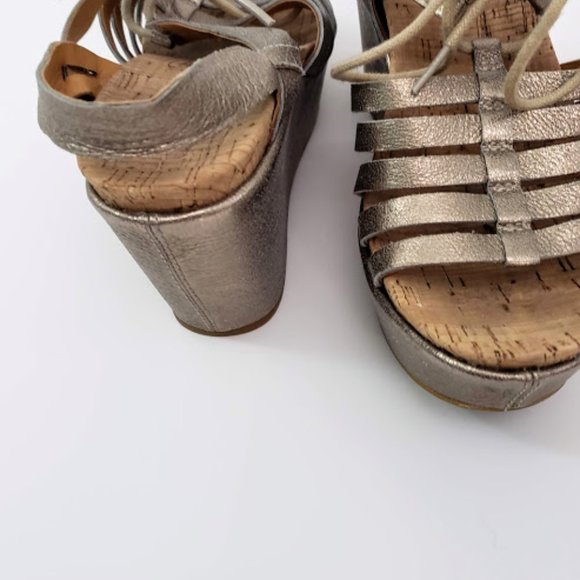 Kork Ease Gold Sandal Wedges with Lace SZ 6M - Picture 6 of 6